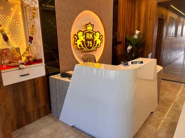 Hotel RK 75, Boek  Akolia Madhya Pradesh