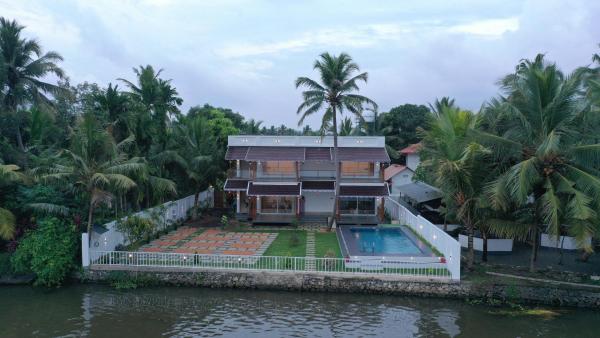 Kumarakom Sunview, Boek  Kumarakom 