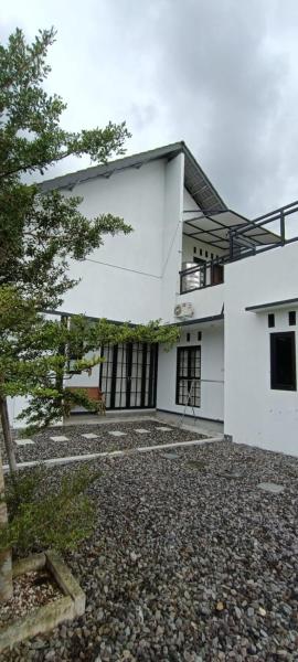 Villa Trojayan, Boek  Muntilan Central Java