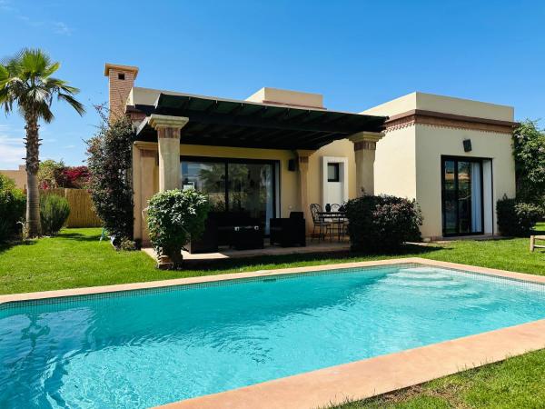 Villa 228 Dyar Shemsi, Boek  Hotels in Souss-Massa-Draa met zwembad, Zwembad