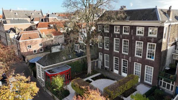 Royal Rooms Dordrecht, Boek  Hotels in Zuid-Holland met parkeren, Parkeren