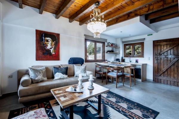 MZ Reindeer, Boek  Kalívia Voiotia