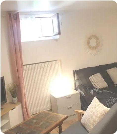 Studio Sarcelles Village, Boek  Sarcelles 