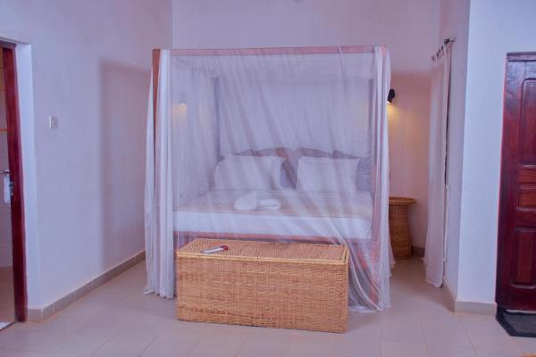 Elsewhere-Farakunku Eco Lodges, Boek  Kombo South Hotels met een Zwembad, Zwembad