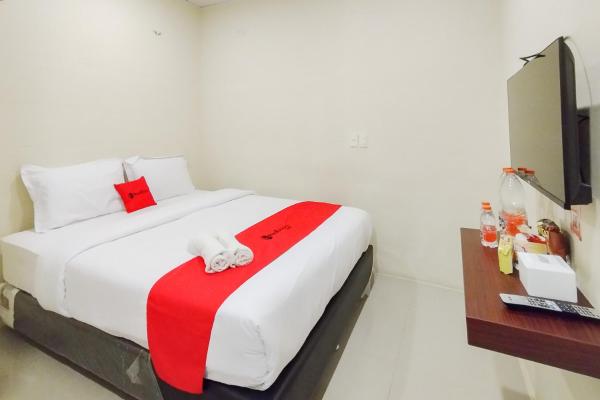 RedDoorz at Rejoss Lux Medan, Boek  Goedkope Hotels in Sumatra