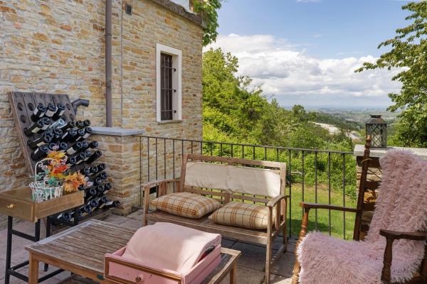 Locanda Casa Bardacchino, Boek  Mango Langhe