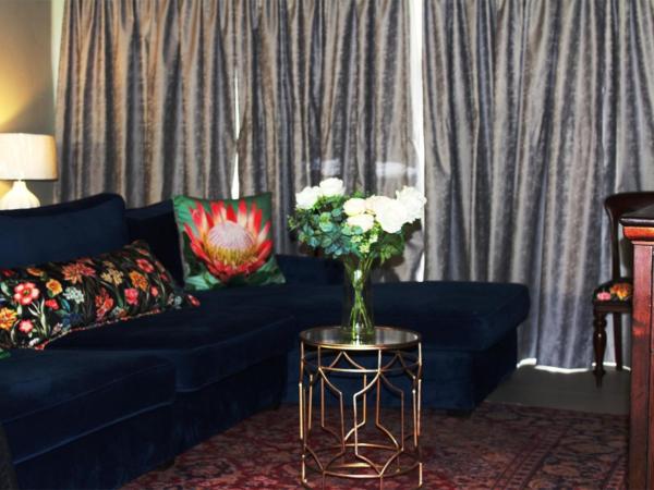 SFT Sefatsa guesthouse, Boek  Frankfort 