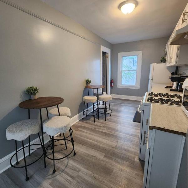 Bus Train 2 NYC Spacious 4BR SH, Boek  South Hackensack Bergen County