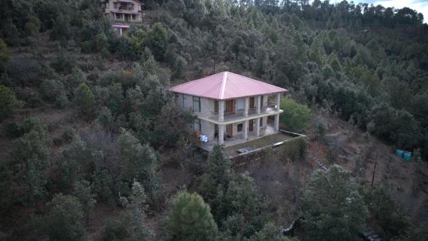 Ode to the mountain, Boek  Mukteswar Uttarakhand
