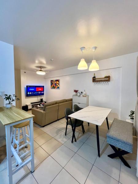 NestNook in Acacia Estates, Boek  Luzon Hotels met een Zwembad, Zwembad