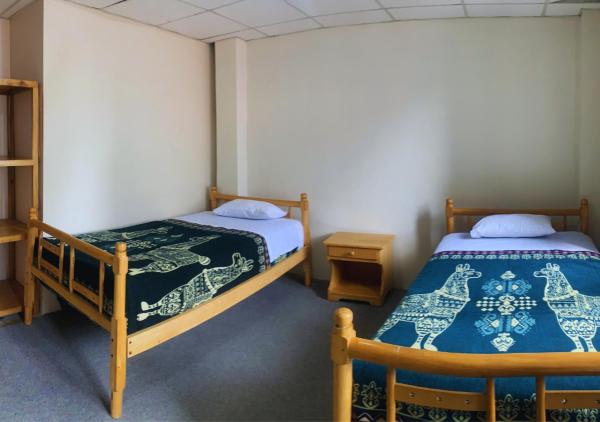 Bed And Breakfast, Boek  Canar Kanyar