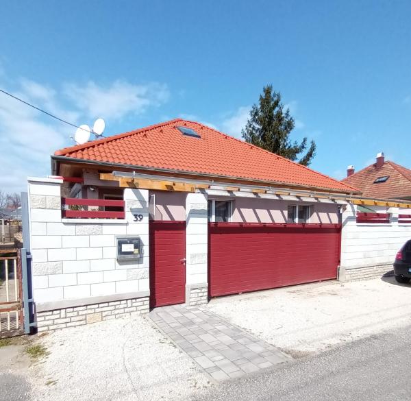 Flower 1 free parking, Boek  Somogy Hotels met Parkeerplaats, Parkeren