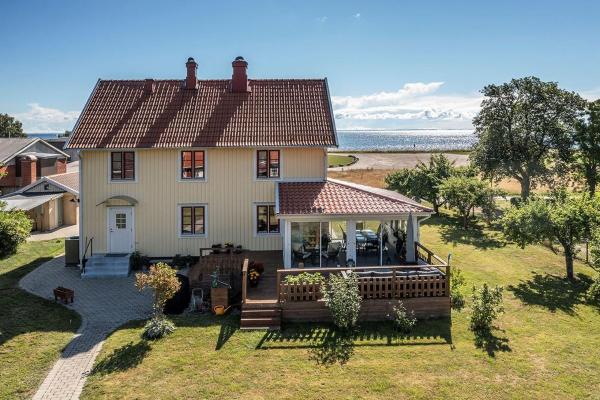Hus nära havet, Boek   