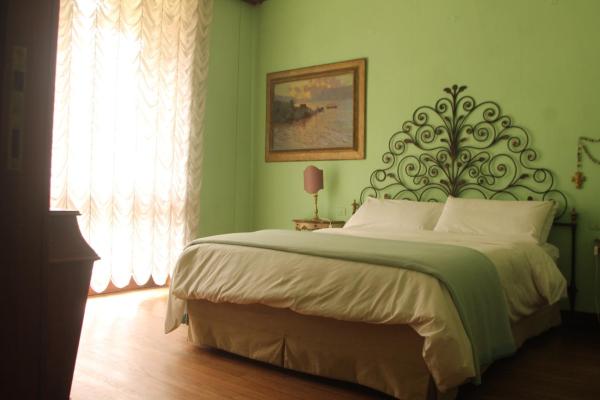Villa Inella, Boek  Oggiono 