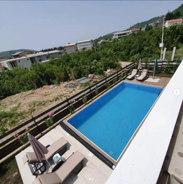 lux apartmani Porte Nouva, Boek  Bar County Hotels met een Zwembad, Zwembad