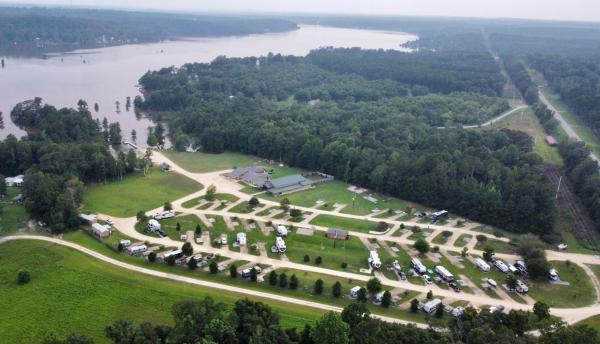 Cypress Landing Cabins, Boek  Alabama Hotels met Parkeerplaats, Parkeren