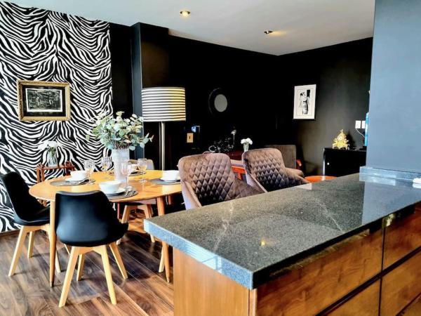 Elegant Apt Boutique in la Roma 2br/2ba/terrace, Boek  Mexico DF Hotels met Parkeerplaats, Parkeren