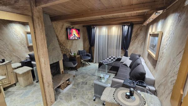 Weekend house Lokve - Retro, Boek  Bjelasica Hotels met een Zwembad, Zwembad