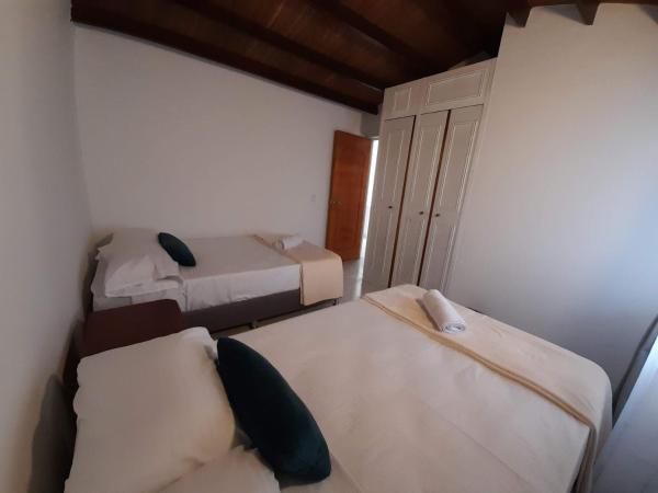 Road Living Home, Boek  Medellín Antioquia