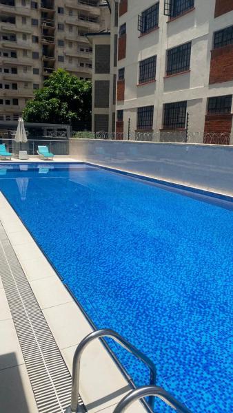 modern retreat residencies with amazing breathtaking city views, heated swimming pool ,gym ,private ample parking space which offers a luxurious living lifestyle, Boek  Nairobi Hotels met Parkeerplaats, Parkeren