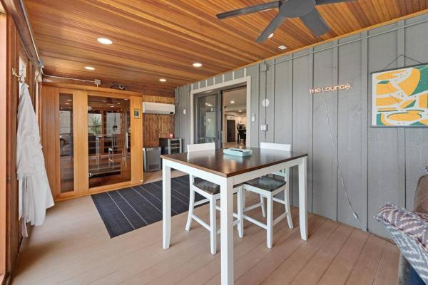 Astoria on Yellowstone, Boek  Sioux Falls Zuid-Dakota