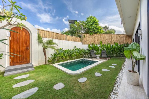 Pool Garden Private 2BR Villa - 10 min to Finns Beach Club, Boek  Bali Hotels met een Zwembad, Zwembad