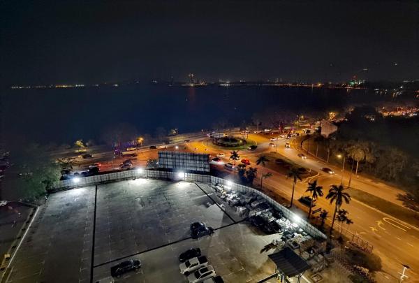 Comfortable stay with sea view, Boek  Borneo Hotels met een Zwembad, Zwembad