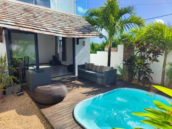 Villa Ti Paradis with pool, Boek  Mauritius North Coast Hotels met een Zwembad, Zwembad