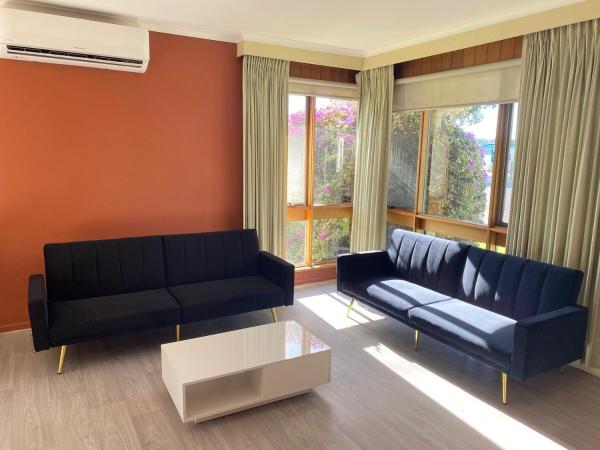 Lakeside 2-Bedroom Villa, Boek  Victoria Hotels met Parkeerplaats, Parkeren