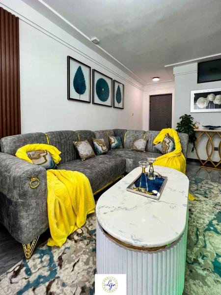 serene stays apartment with fully equipped gym swimming pool private parking space and amazing scenic views, Boek  Nairobi Hotels met Parkeerplaats, Parkeren