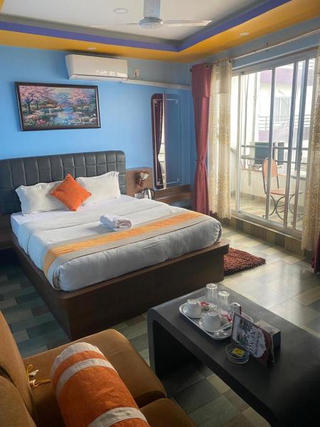 Hotel Holiday Home, Boek  Bākhri Kharka 