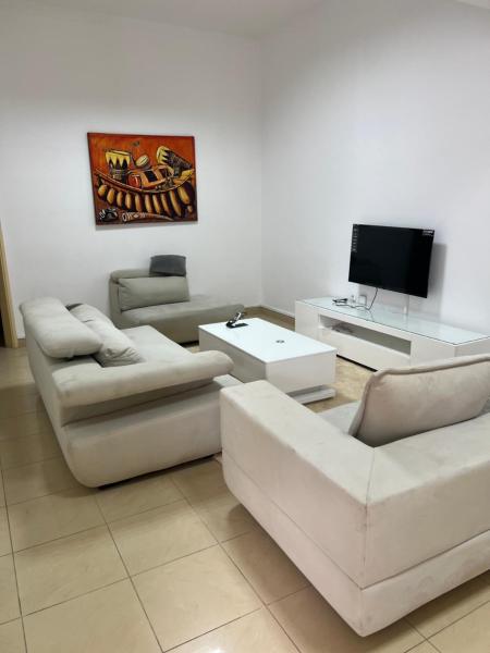 Moradia no Centro da Cidade, Boek  Luanda Angola