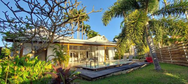Villa Avocado, Boek  Basse-Terre Hotels met Parkeerplaats, Parkeren