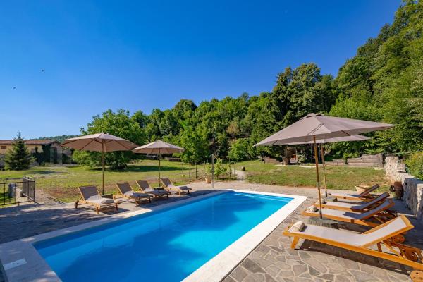 Familija Lovrinovi Retreat with Shared Pool, Boek  Zvoneća Istrië