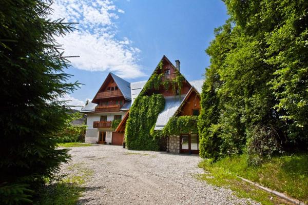Villa Fiore, Boek  Klein-Polen Hotels met Parkeerplaats, Parkeren