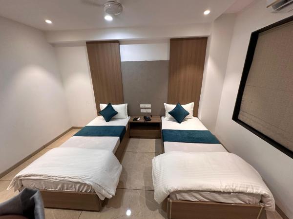 Hotel Royal Bloom, Boek  Surat Gujarat