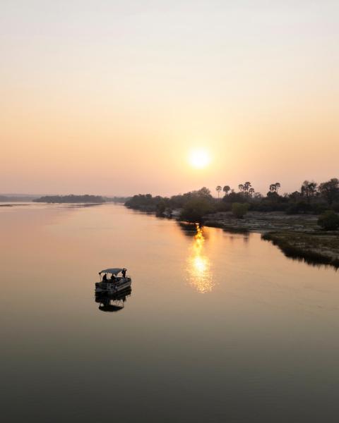 Zambezi Dusk River Facing-all inclusive-Luxury Accommodation, Boek Lodge All-inclusive hotels in Livingstone, All Inclusive