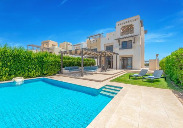 Prime 4BR Villa in Ancient Sands, El Gouna Private Swimming Pool & Lagoon Access, Boek  El Gouna Hurghada