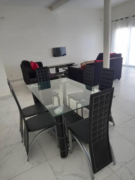 Villa au calme à Saly Derrière le Diambars, Boek  Hotels in Thiès met zwembad, Zwembad