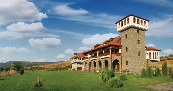 Popova Kula Hotel & Winery, Boek Hotel Demir Kapija Macedonië