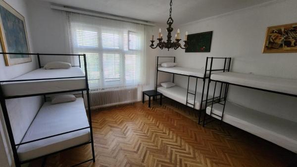 Folks HOME, Boek  Novi Sad Vojvodina