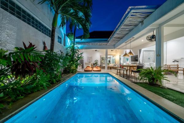 Villa GR888 - Central Seminyak 3BR Pool Villa - Walk to Beach and Eat Street, Boek  Bali Hotels met een Zwembad, Zwembad