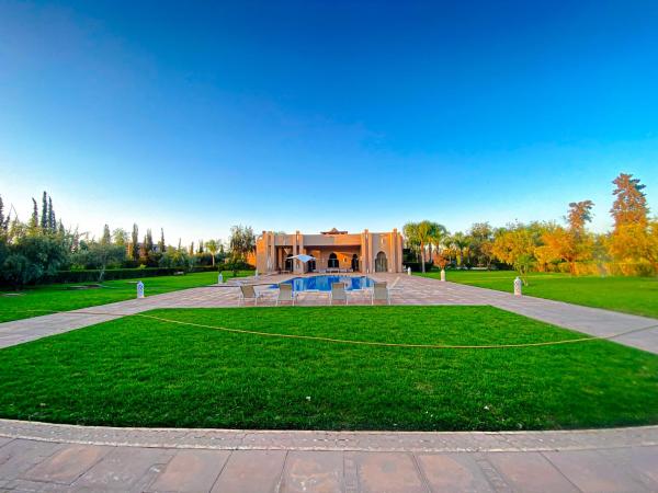 Villa Moyen orient by séjour, Boek  Hotels in Marrakech-Tensift-Haouz met zwembad, Zwembad