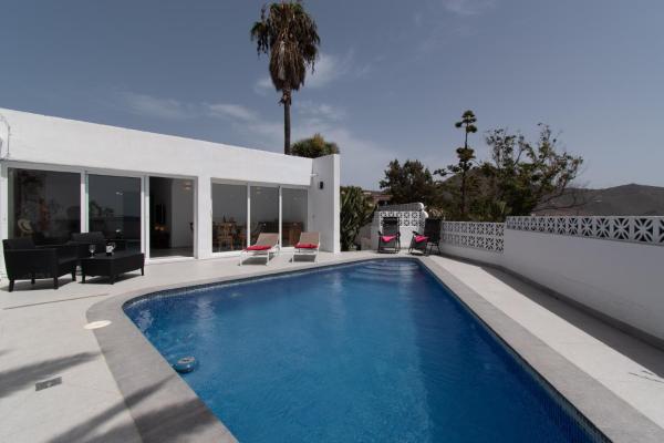Villa La Florida Tranquil 3 Bedroom Villa, Boek  Tenerife Hotels met een Zwembad, Zwembad
