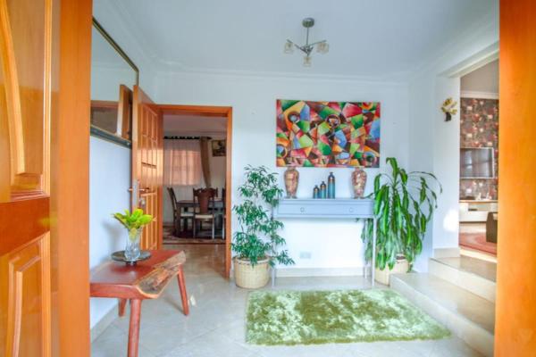 Tara Villa - Elegant 4-Bedroom Home in Buziga - Kampala, Boek  Kampala Oeganda