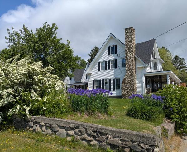 The Porch on Main, Boek  Colebrook 