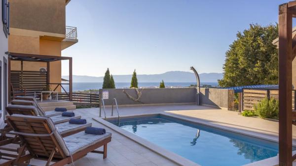 Villa Castel Muschio by Villas Guide, Boek  Hotels in Kvarner Islands met zwembad, Zwembad