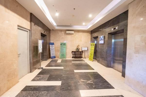 Tamastu Blue Sapphire Apartel Cakung, Boek  Jakarta Hotels met Parkeerplaats, Parkeren
