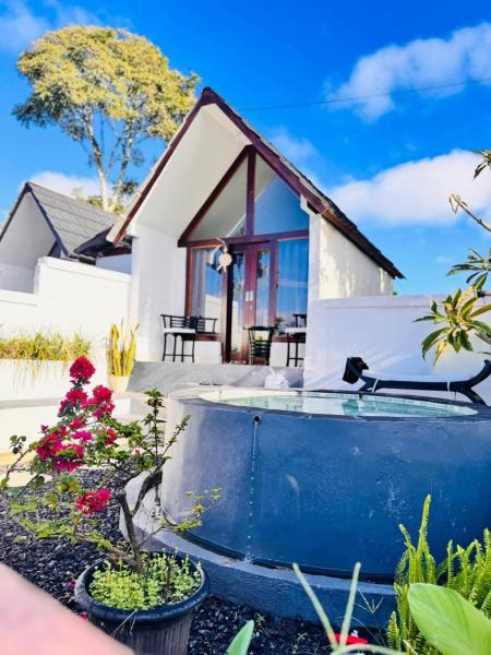 Savana Bali Glamping, Boek Camping Bali Hotels met een Zwembad, Zwembad