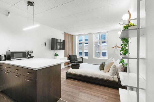 Métropolitain Le Studio, Boek  Québec 